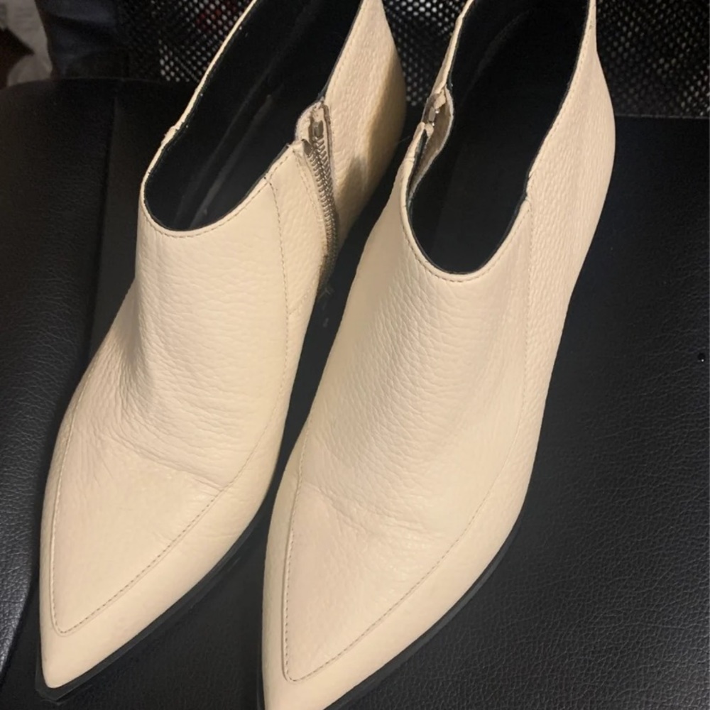 Everlane bootie